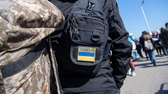 Мерц потребовал от Зеленского прекратить бегство украинцев в Европу